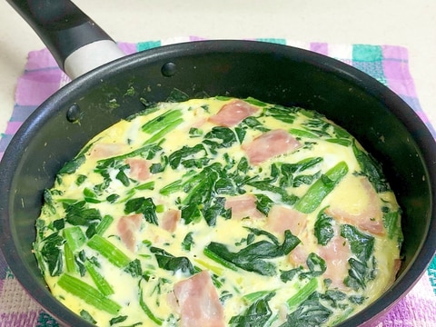 ワンパン!冷凍ほうれん草でキッシュ風オムレツ